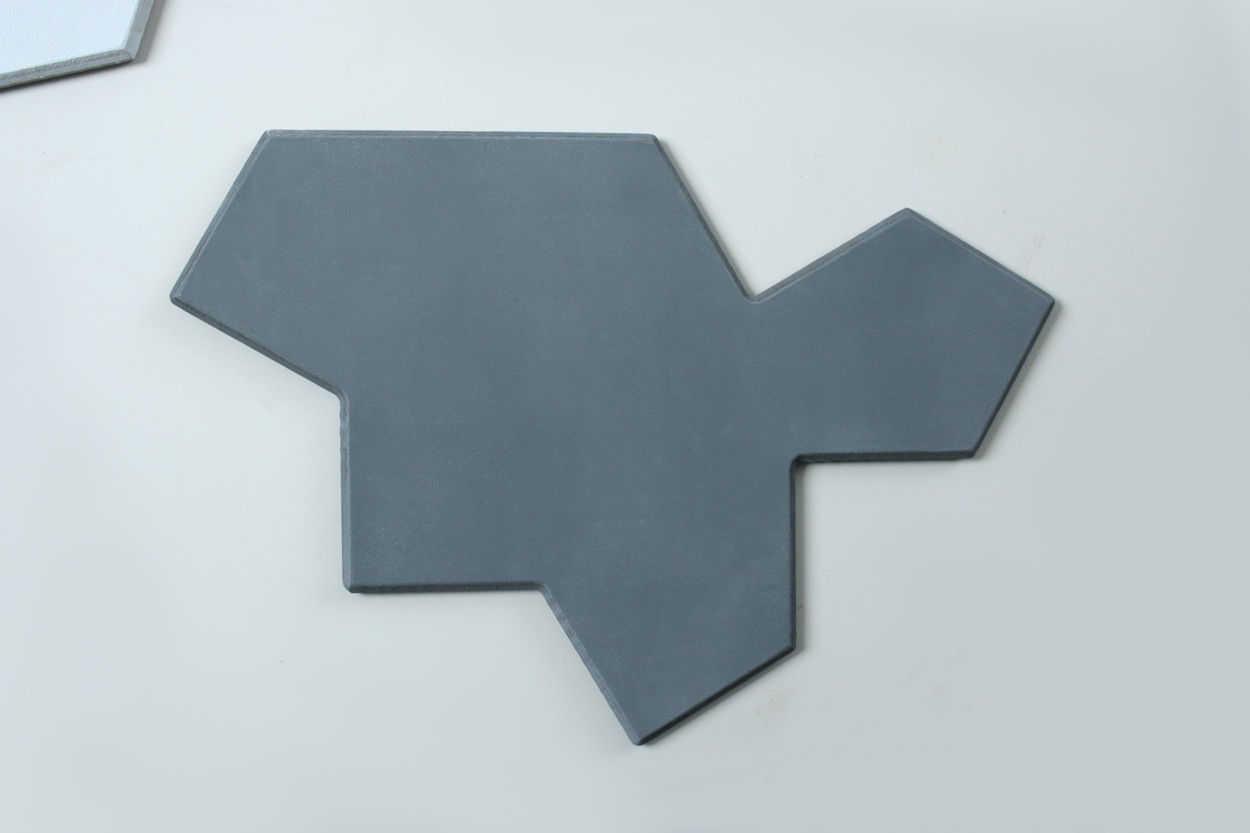 Chiral aperiodic monotile -dark grey tile